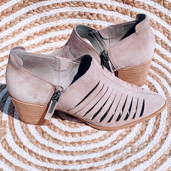 1. State Shoes - 1. STATE ARNET SUEDE LEATHER CUTOUT ANKLE BOOTS SIZE 8